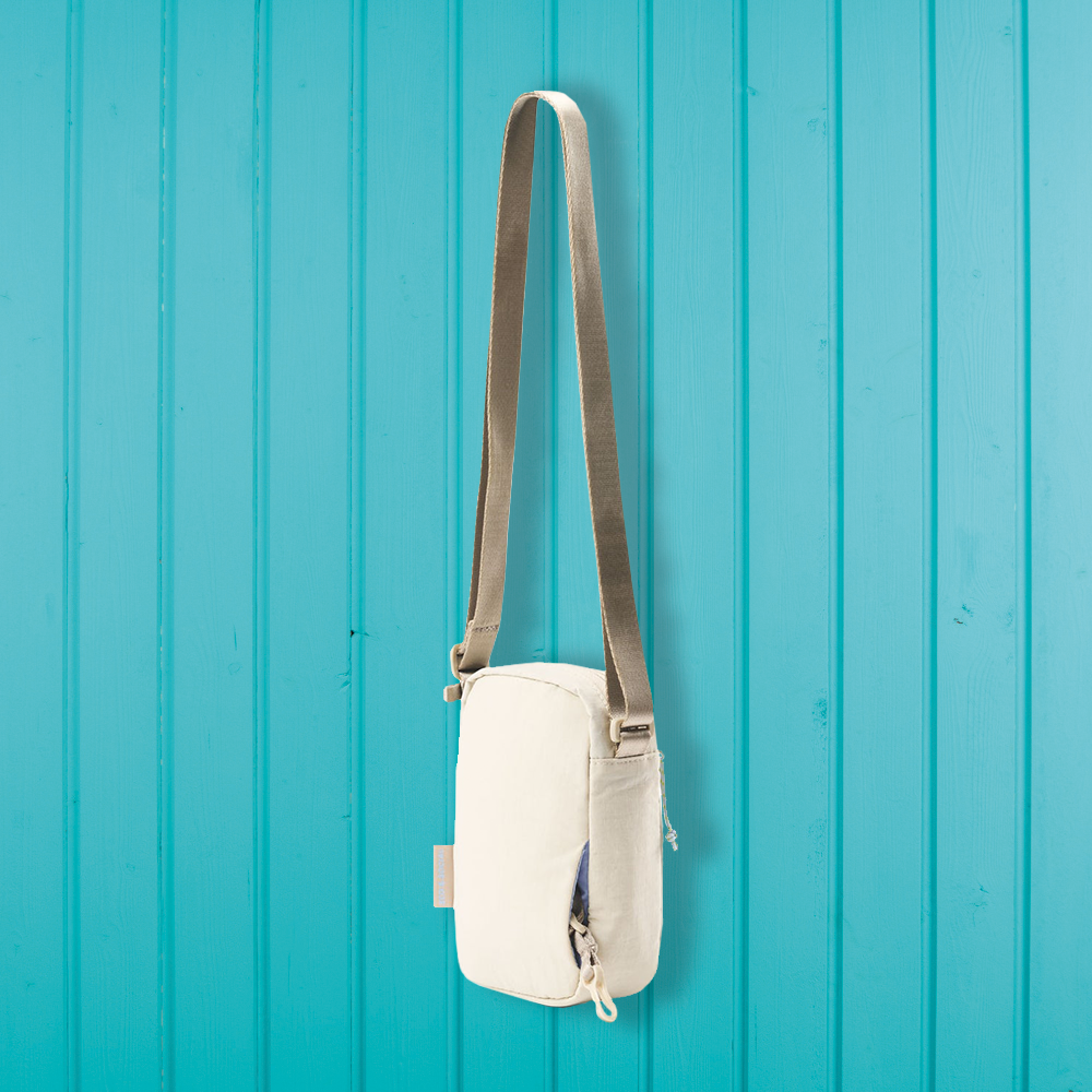 Aevor Easy Ride Pouch Off-White